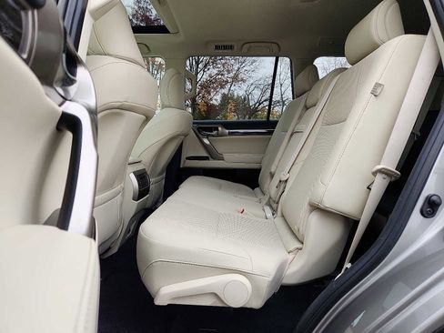 Used 2020 Lexus GX 460 Premium image 10