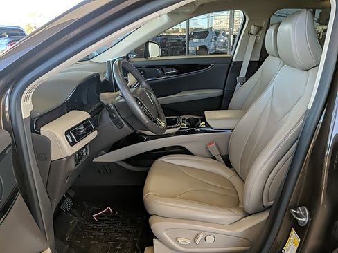 Certified 2022 Lincoln Nautilus Reserve w/ Luxury Package image 11