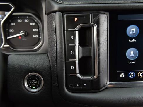 Used 2021 GMC Yukon Denali w/ Denali Premium Package image 18