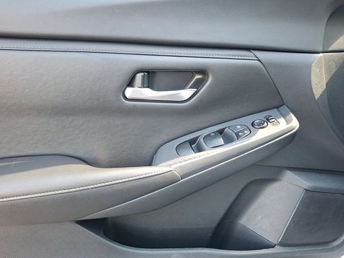 Used 2024 Nissan Sentra SV FWD image 12