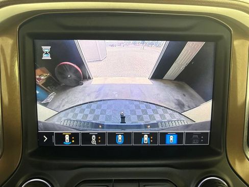 Used 2020 Chevrolet Silverado 2500 High Country w/ Z71 Off-Road Package AWD/4WD image 59