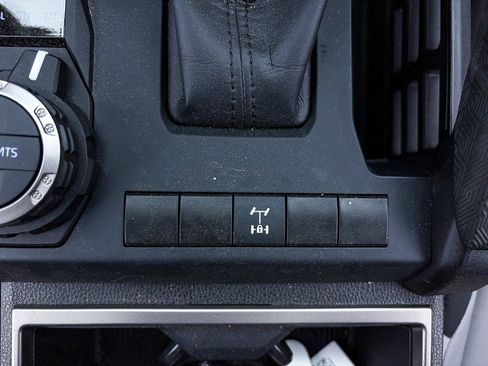 Used 2024 Toyota Tacoma TRD Off-Road w/ TRD Off Road Upgrade Package image 29