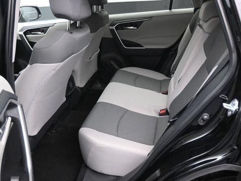 Used 2025 Toyota RAV4 XLE w/ Convenience Package FWD image 14
