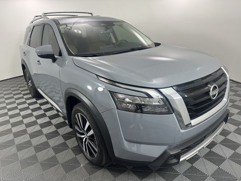 Used 2025 Nissan Pathfinder Platinum w/ Cargo Package FWD image 7