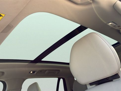 Used 2022 Volvo XC90 T5 Momentum image 14