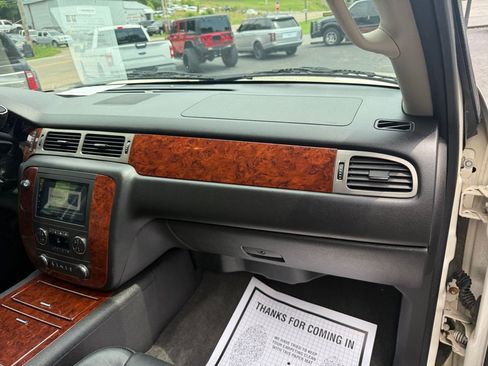 Used 2013 Chevrolet Avalanche LTZ AWD/4WD image 67
