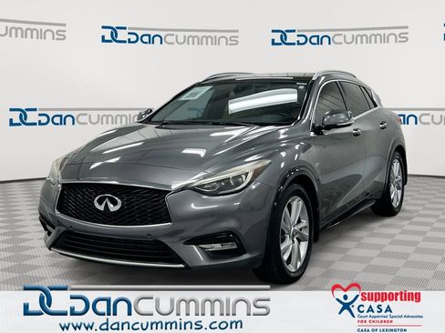 Used 2017 INFINITI QX30 Premium w/ Navigation Package FWD image 1