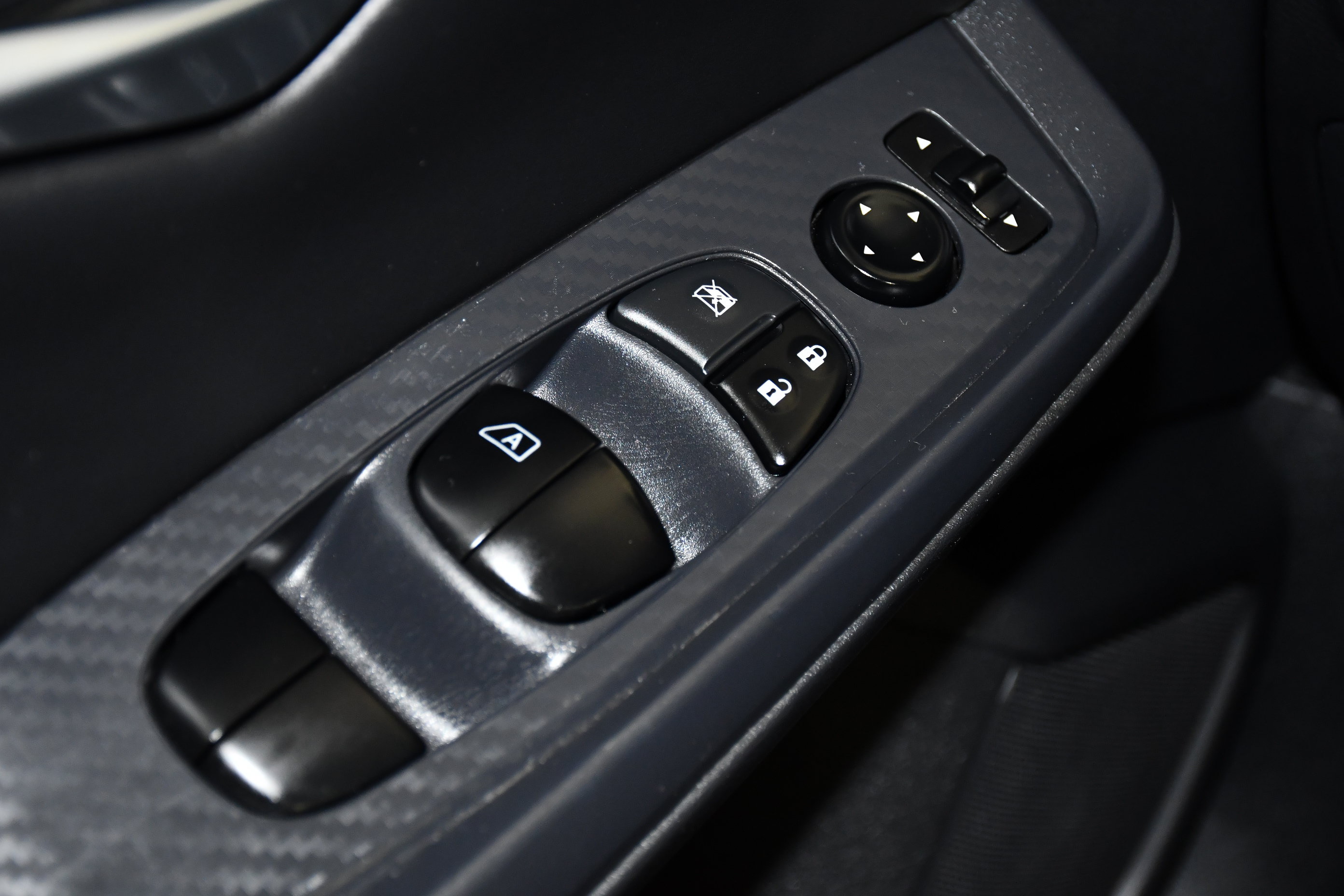 Used 2024 Nissan Sentra SV FWD image 31