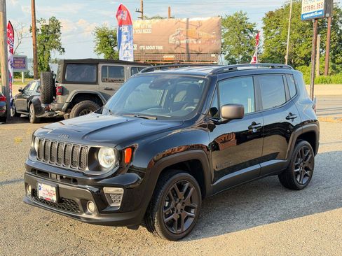 Used 2021 Jeep Renegade Latitude AWD/4WD image 8