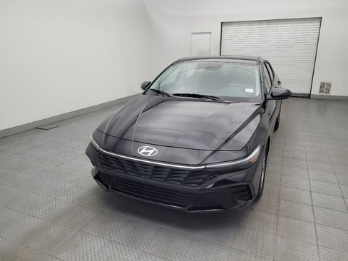 Used 2025 Hyundai Elantra SE FWD image 15