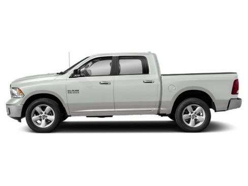 Used 2018 RAM 1500 SLT AWD/4WD image 3