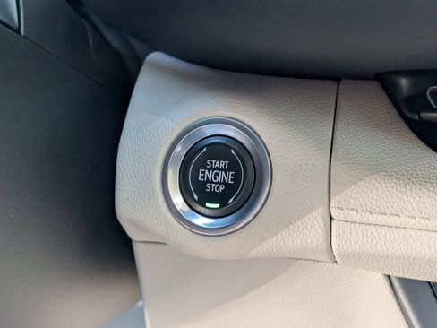 Used 2021 Buick Envision Essence image 23