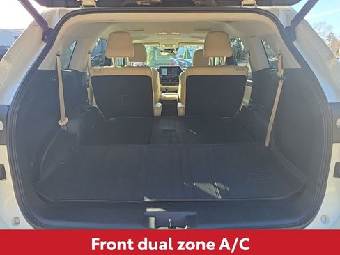 Used 2021 Toyota Highlander Limited image 16