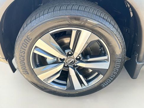 Certified 2024 Nissan Rogue SL FWD image 36