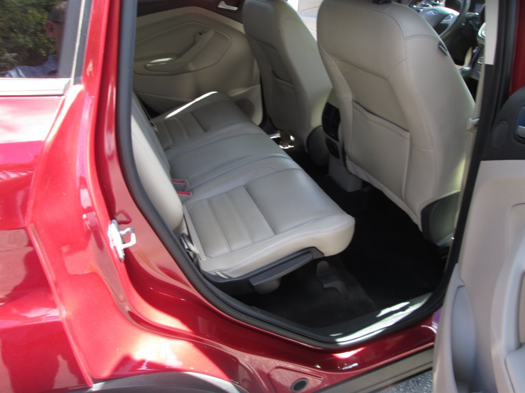 Used 2017 Ford Escape Titanium AWD/4WD image 19