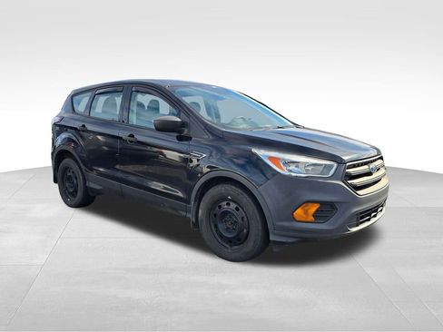 Used 2018 Ford Escape S image 9