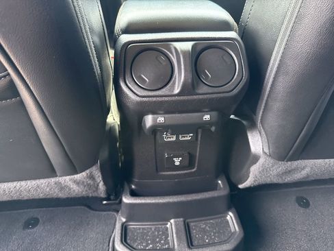 Certified 2020 Jeep Wrangler Unlimited Sahara image 22