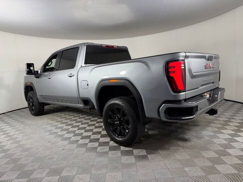 Used 2025 GMC Sierra 2500 AT4 AWD/4WD image 9