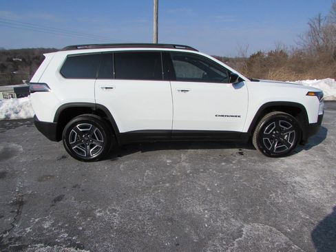New 2026 Jeep Cherokee Limited image 33