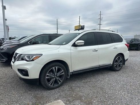 Used 2017 Nissan Pathfinder Platinum w/ Cargo Package AWD/4WD image 1