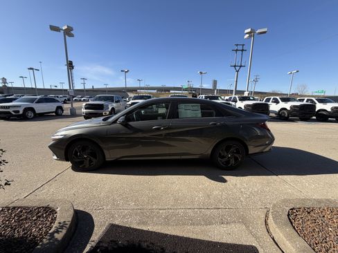 New 2026 Hyundai Elantra SEL Sport Premium image 10