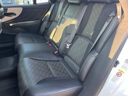 Used 2019 Lexus LS 500 F Sport w/ Accessory Package (Z1) AWD/4WD image 22