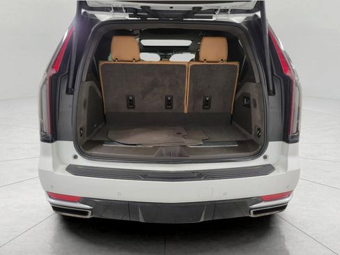 Certified 2023 Cadillac Escalade Premium Luxury w/ Performance Package image 16