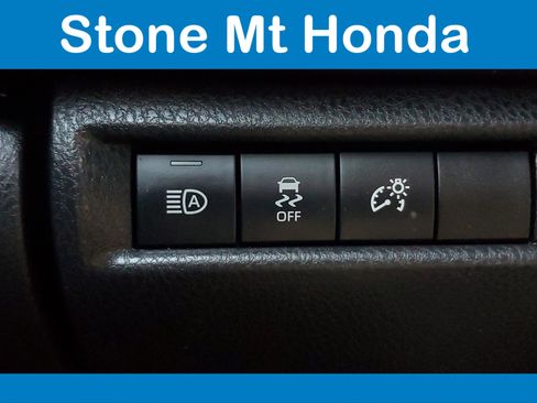 Used 2025 Toyota Camry LE FWD image 31