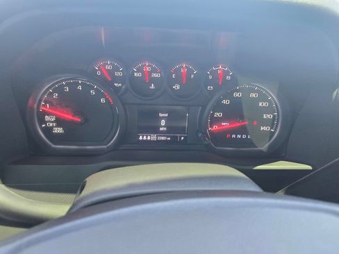 Used 2025 Chevrolet Silverado 1500 Custom Trail Boss AWD/4WD image 25