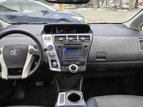 Used 2013 Toyota Prius V Five image 13