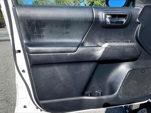 Used 2019 Toyota Tacoma Limited image 26