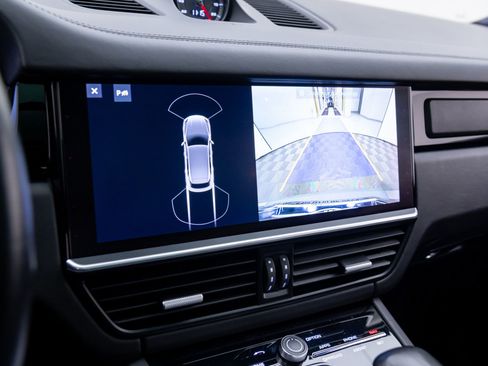 Used 2021 Porsche Cayenne GTS image 26