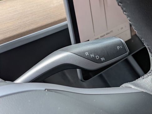 Used 2023 Tesla Model Y Long Range image 26