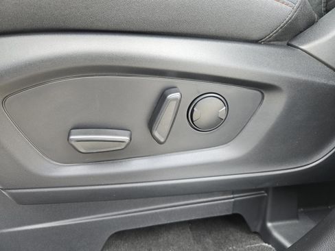 New 2025 Ford Explorer Active image 25