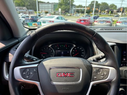 Certified 2020 GMC Terrain SLE w/ Driver Convenience Package AWD/4WD image 10