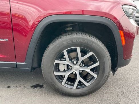 Certified 2023 Jeep Grand Cherokee Limited w/ Luxury Tech Group II AWD/4WD image 7