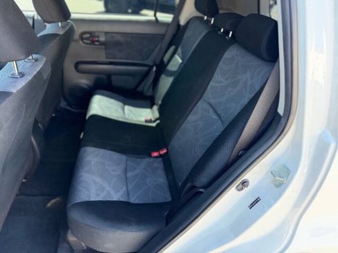 Used 2012 Scion xB FWD image 13