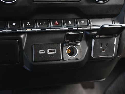 Used 2022 Chevrolet Silverado 1500 Custom RWD image 31