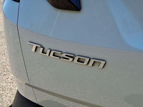 Certified 2024 Hyundai Tucson Limited AWD/4WD image 30