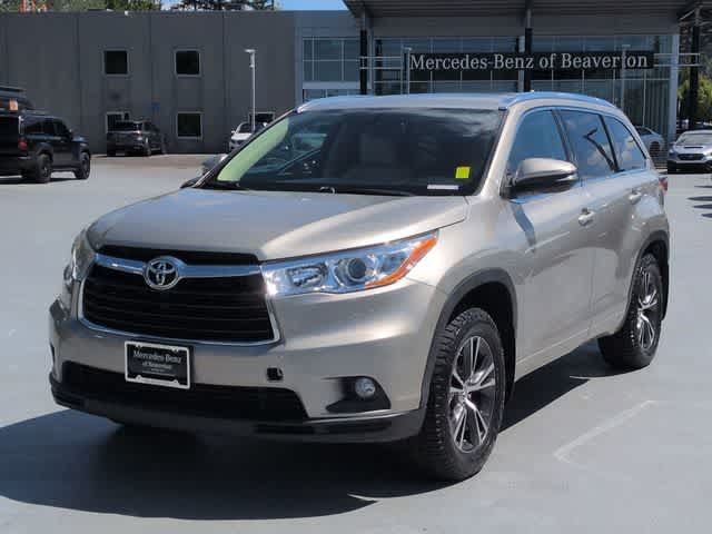 Used 2016 Toyota Highlander XLE AWD/4WD image 4