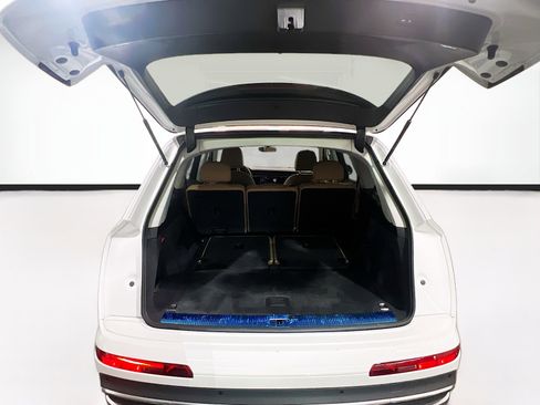 Used 2023 Audi Q7 3.0T Premium Plus AWD/4WD image 21