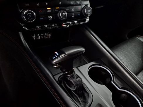 Used 2024 Dodge Durango GT AWD/4WD image 6