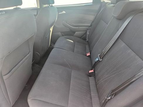 Used 2015 Ford Focus SE w/ SE Sport Package image 24