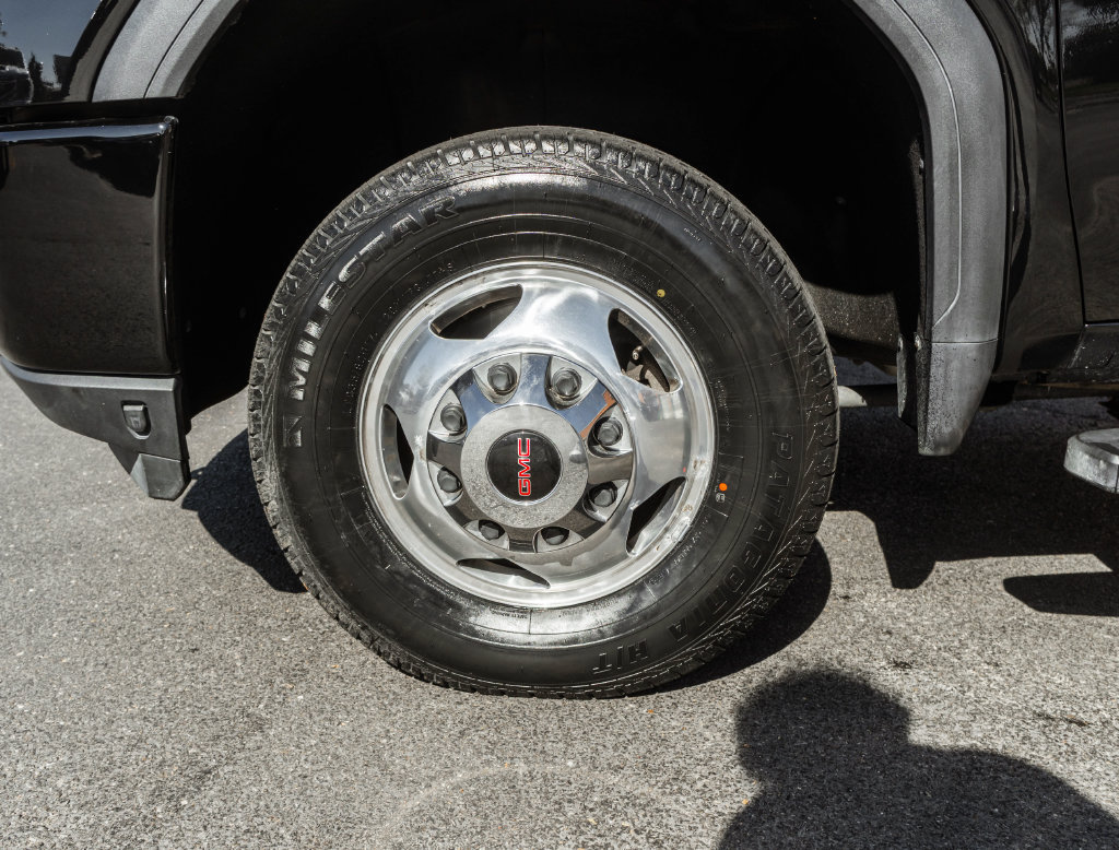 Used 2023 GMC Sierra 3500 Denali AWD/4WD image 35