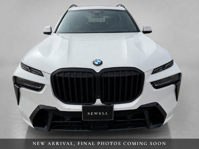 Used 2025 BMW X7 xDrive40i w/ M Sport Package AWD/4WD image 2