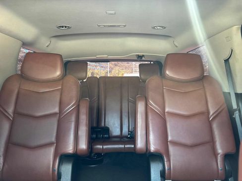 Used 2020 Cadillac Escalade Luxury AWD/4WD image 23