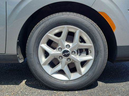 Used 2024 Kia Soul LX w/ Option Group 015 image 5