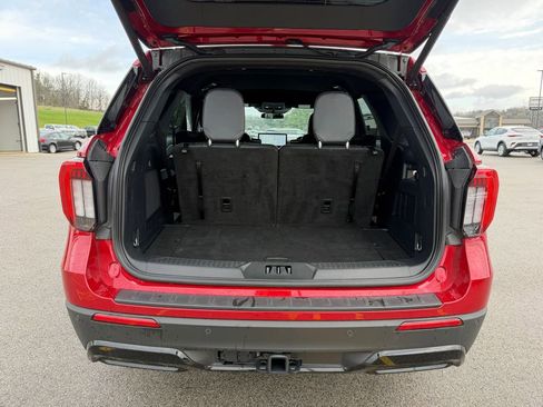 Used 2025 Ford Explorer ST-Line AWD/4WD image 7
