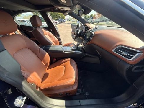 Used 2018 Maserati Ghibli RWD image 8