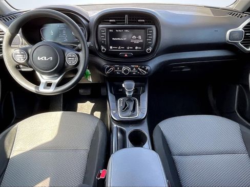 Used 2023 Kia Soul LX w/ LX Technology Package image 16